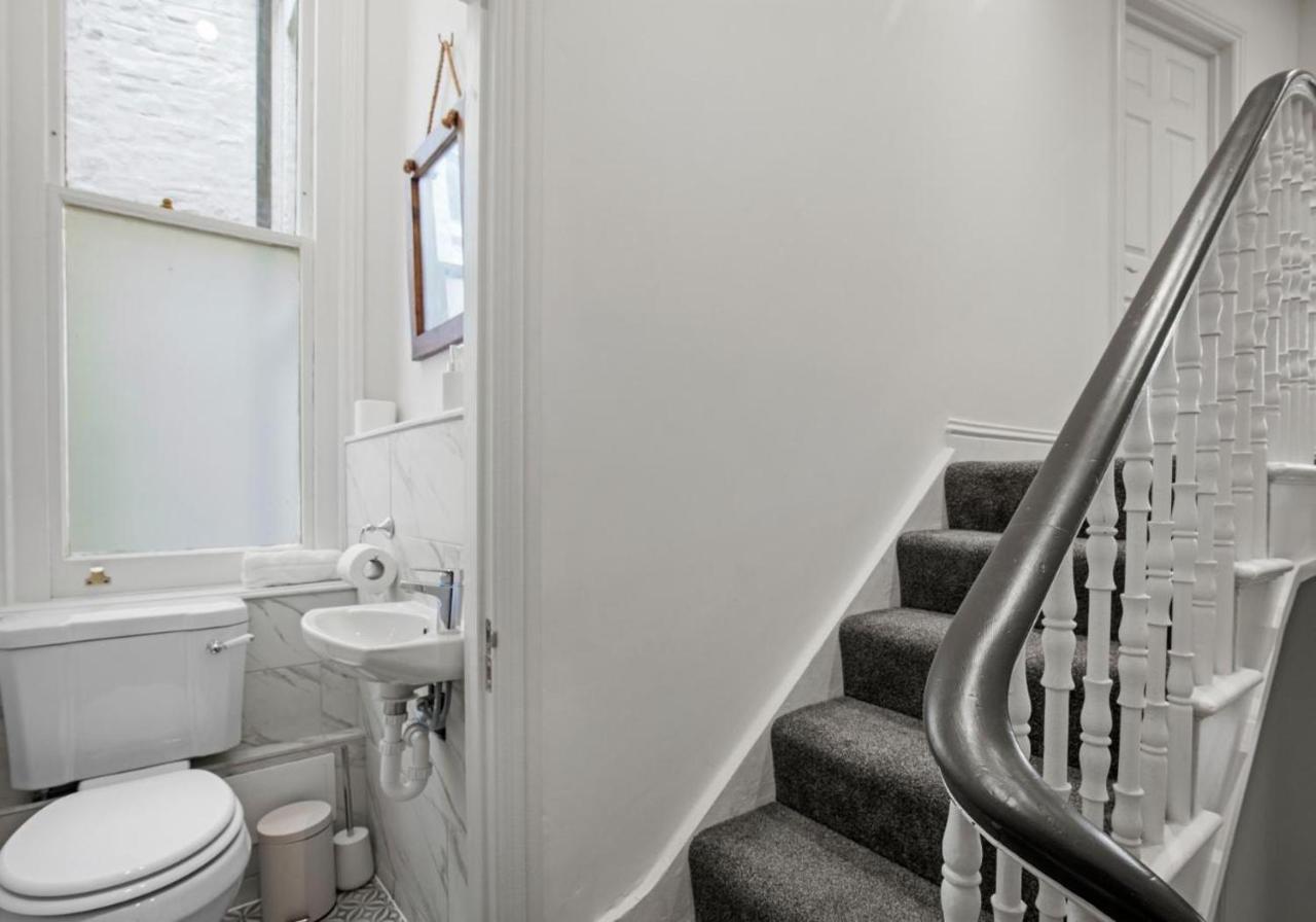 Narrow House - Free Parking By My Getaways Holiday home